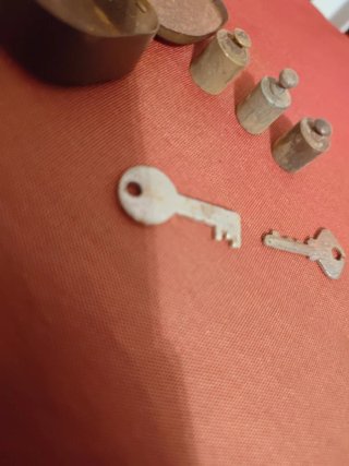 Mini pesas y llaves