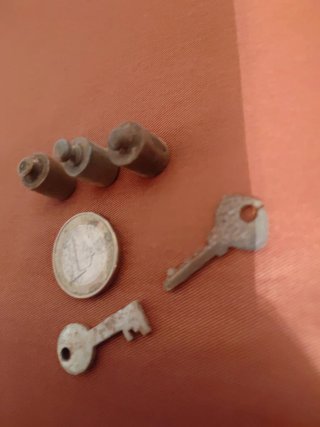 Mini pesas y llaves
