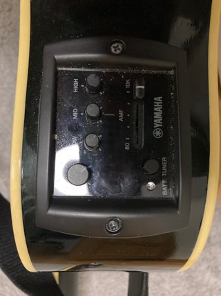 Guitarra Yamaha APX500 + Funda