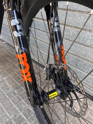 Bicicleta Eléctrica Santa Cruz Heckler CC