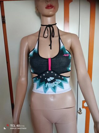 Top donna con lacci e cut-out