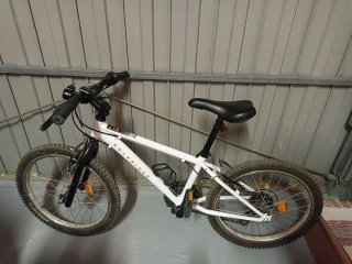 Bicicleta Rockrider per bambini