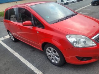 Opel Zafira 7 plazas rojo