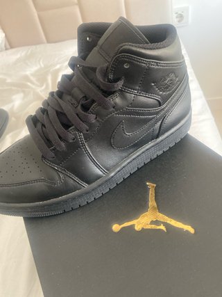 Jordan AJ1 Mid Negro