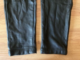 Vaqueros de Stradivarius talla 32 negro polipiel