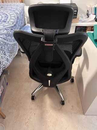 Silla de oficina ergonómica negra