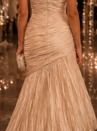 Vestido largo dorado elegante