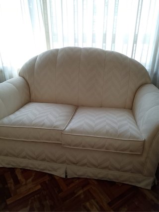 Sofá de 2 plazas beige