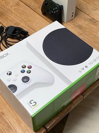 Xbox Series S + Controller