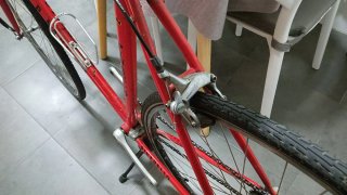Bici Fixie Roja con componentes Shimano