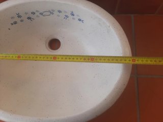 Lavabi rustico con design floreale