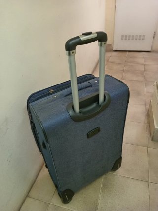 Maletón de viaje con ruedad