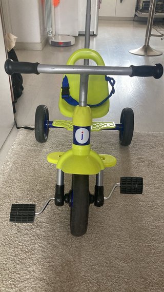 Triciclo Juguettos con manubrio