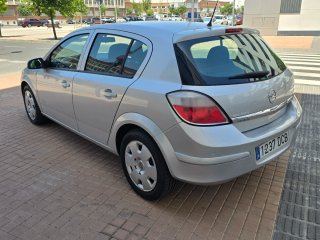 Opel Astra automático