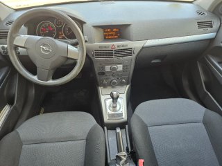 Opel Astra automático