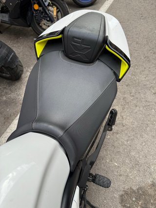 CFMoto 700 CLX Sport Negra y Blanca