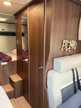 Autocaravana FACE TO FACE 28.000km