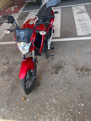 Honda CB 125 F Roja