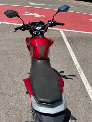 Honda CB 125 F Roja