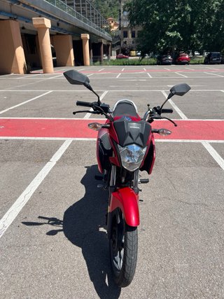 Honda CB 125 F Roja
