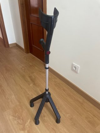 Muleta ortopédica con cuatro patas rehabilitación