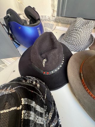 Lotto cappelli uomo/donna varie marche