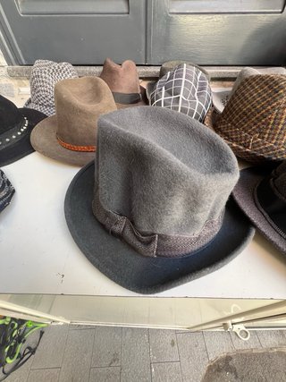 Lotto cappelli uomo/donna varie marche