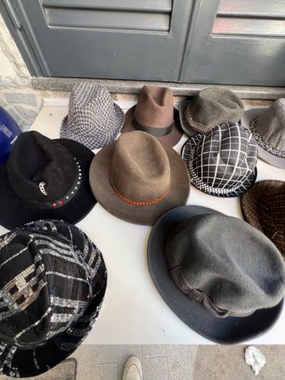 Lotto cappelli uomo/donna varie marche