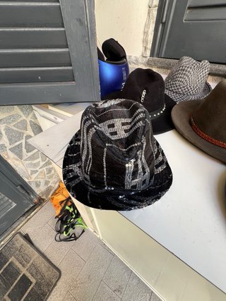 Lotto cappelli uomo/donna varie marche