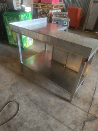 Mesa de trabajo de acero inoxidable