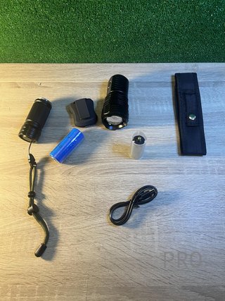Torcia LED Ultra Potente Maxesla