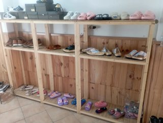 4 expositores de madera para tienda