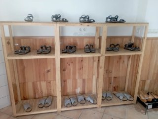 4 expositores de madera para tienda