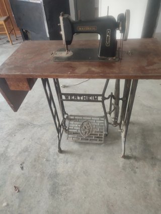 Máquina de coser Wertheim antigua