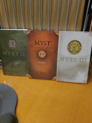 Estuche Myst 1 / Myst 2 / Myst 3