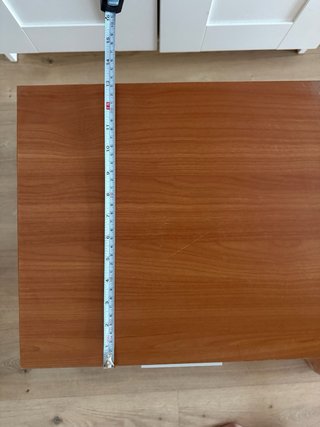 Mesita de noche de madera con 2 cajones