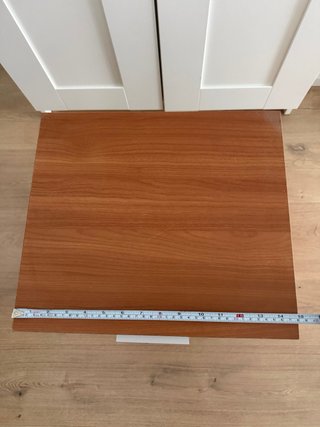 Mesita de noche de madera con 2 cajones
