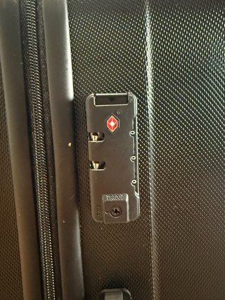 Maleta nueva con ruedas