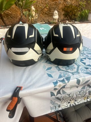 Pareja Cascos Jet Unik