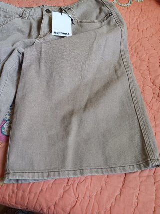Pantalón ancho Bershka beige talla 38