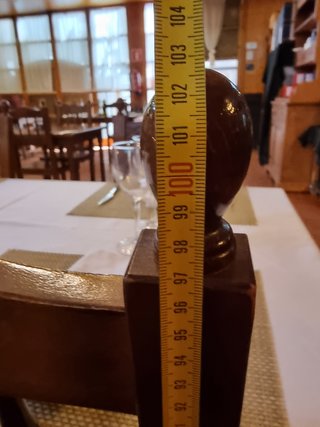 Mesa de comedor con 4 sillas de madera