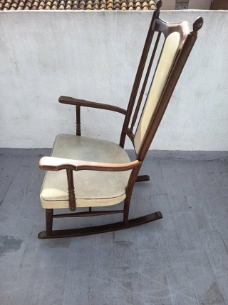 Mecedora vintage de madera