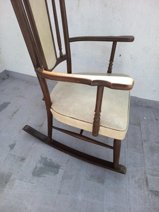 Mecedora vintage de madera