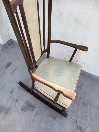 Mecedora vintage de madera