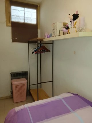 Alquilo habitación en Montesquiu