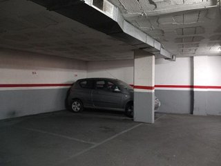 Garaje en alquiler en El Camp de l'Arpa del Clot en Barcelona