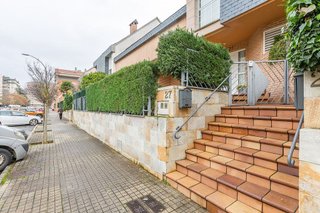 Casa adosada en venta en Barañain