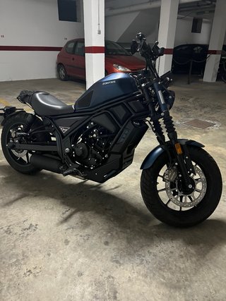 Zontes C125 - Moto Cruiser Negra/Azul
