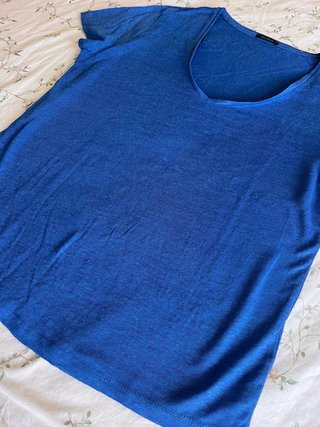 Camiseta azul cuello pico IKKS