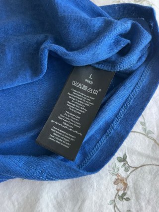 Camiseta azul cuello pico IKKS